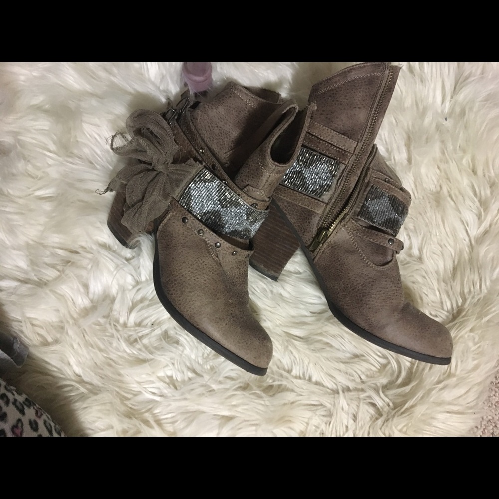 ❗️Sold❗️Beaded booties! - Picture 4 of 5